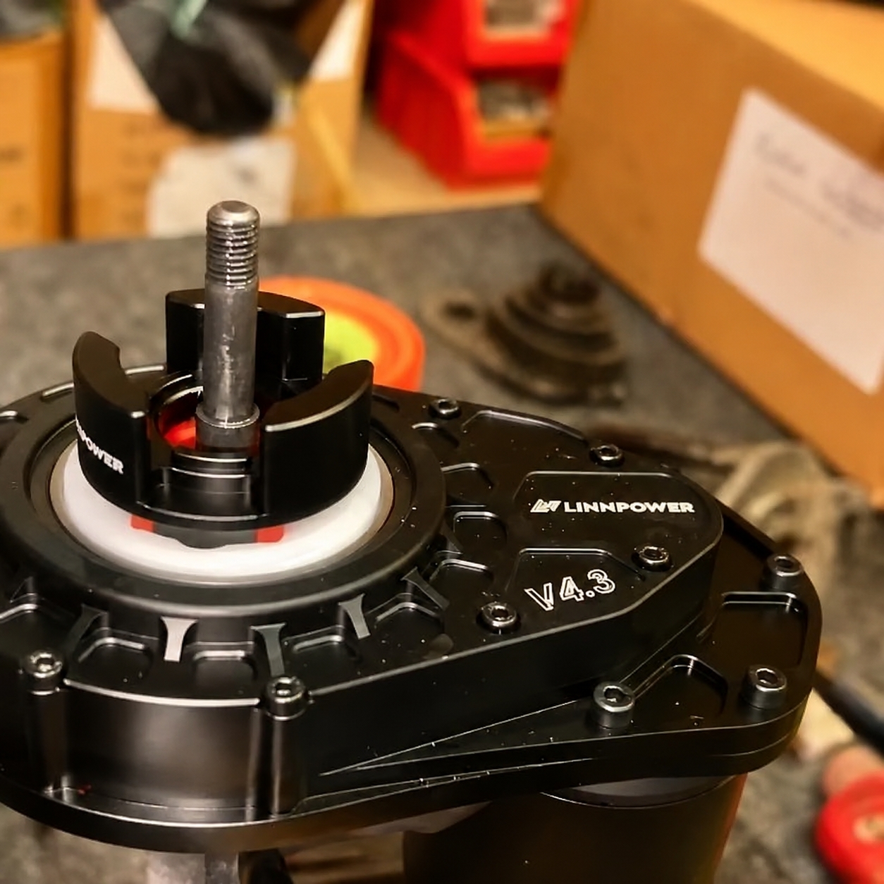 Linnpower V4.3 gear drive unit — fully enclosed metal housing